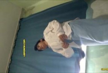 Молодая узбечка с большими сиськами раздевается на камеру